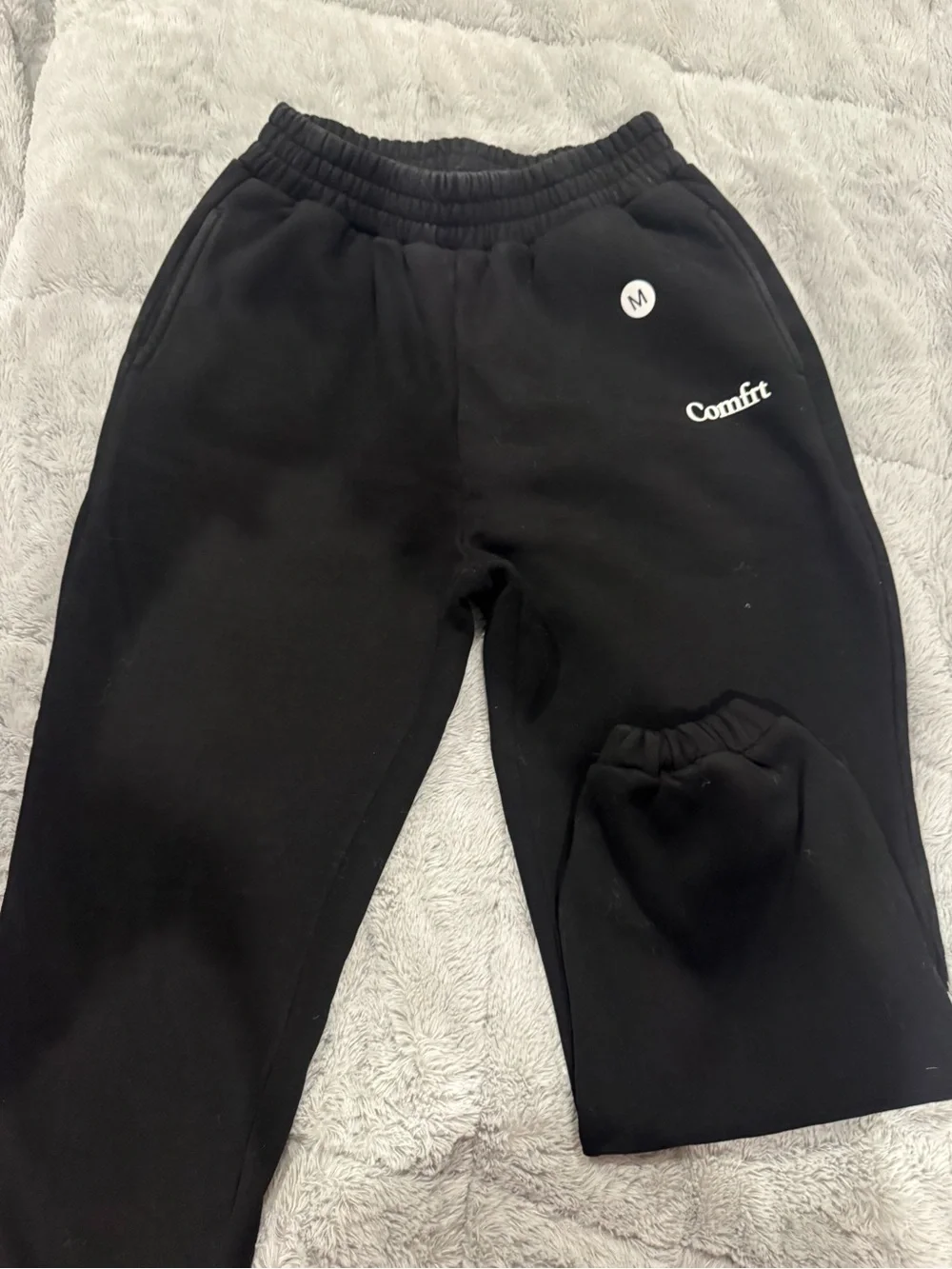 Comfrt Black Heavyweight Fleece Sweatpants Joggers Medium Like New. $50 OBO